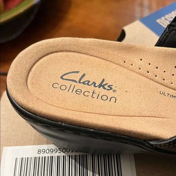 NEW Clarks Black Floral Embellished Mules - Picture 5 of 6